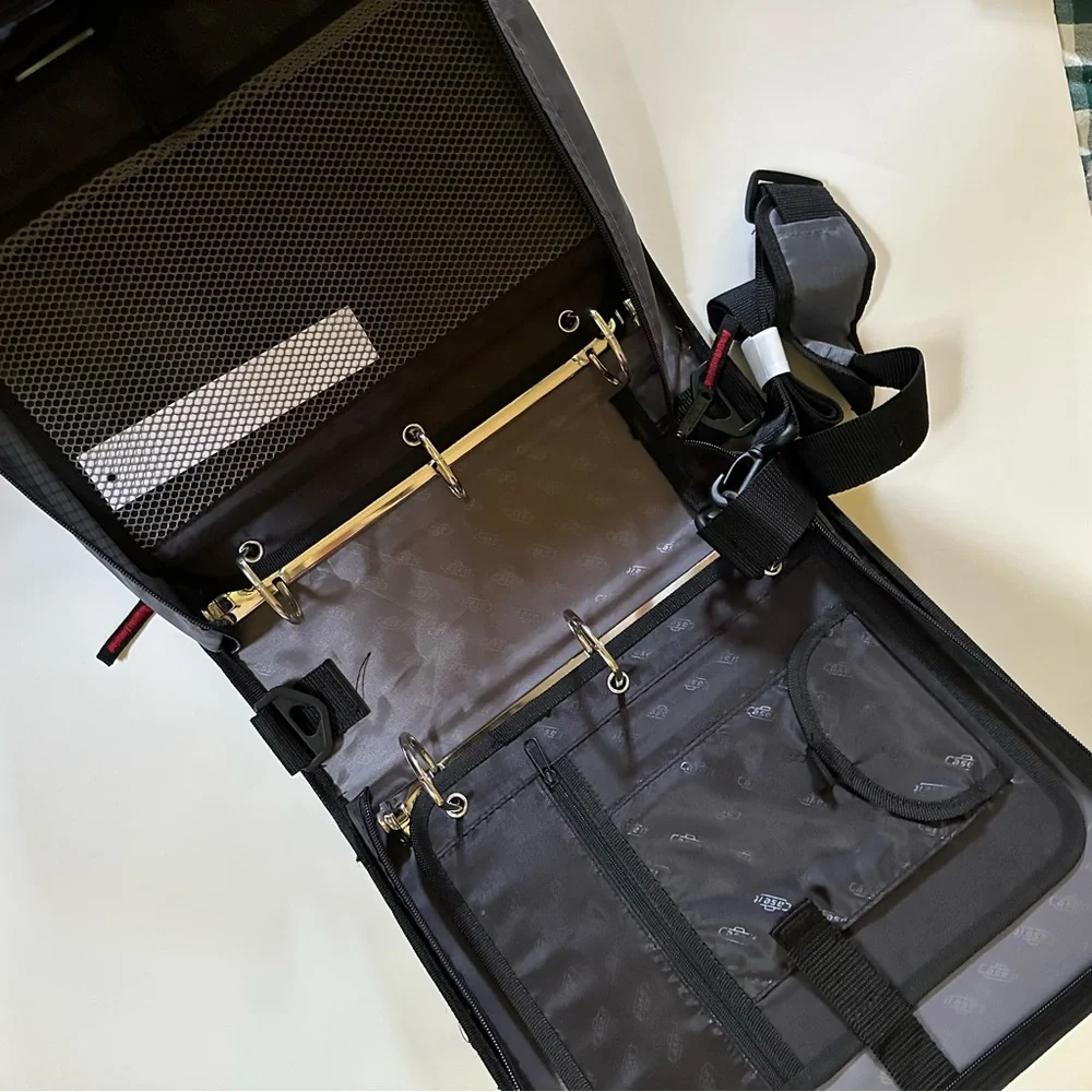 NWT CASE IT THE DUAL 2.0 BLACK/GRAY 2-IN-1 DUAL RING BINDER 4